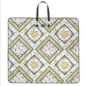 VS outdoor blanket! New! Tote not included.